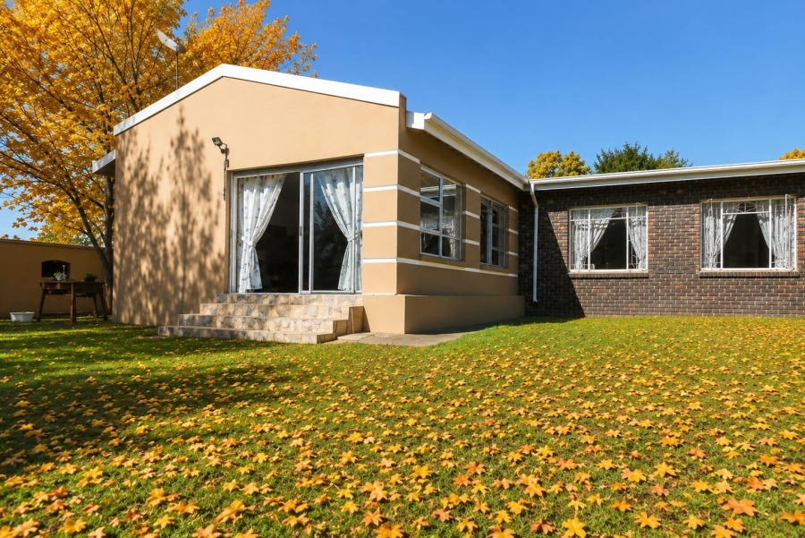 5 Bedroom Property for Sale in Ladybrand Free State